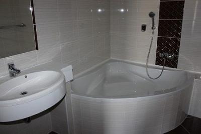 Session Hotel**** beautiful bathroom with shower or tub in Rackeve - ✔️ Hotel Session**** Aqualand Ráckeve - thermal hotel in Rackeve at introductory prices