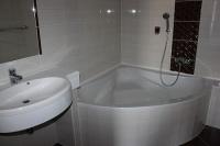 Session Hotel**** с красивой ванной комнатой с душем или ванной
