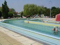 Outdoor pool in the thermal bath of Mosonmagyarovar - Thermal Hotel Mosonmagyarovar