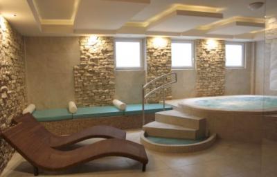 Thermal Hotel*** cu zonă de wellness cu jacuzzi și saună - ✔️ Thermal Hotel*** Mosonmagyaróvár - hotel cu profil termal şi wellness în Ungaria