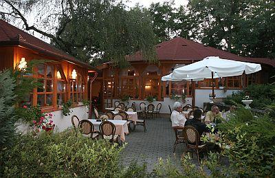 Romantyczny Hotel Villa Volgy Eger - Restauracja w ogrodzie - ✔️ Villa Völgy**** Wellness Hotel Eger - Luksusowy Hotel wellness - Węgry