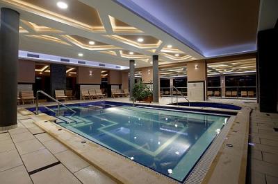 Elegancki basen kryty - Hotel Wellness Villa Volgy w Eger  - ✔️ Villa Völgy**** Wellness Hotel Eger - Luksusowy Hotel wellness - Węgry