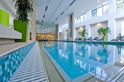 Горящие цены в Wellness Hotel Abacus с полупансионом - ✔️ Abacus Wellness Hotel**** Herceghalom - Велнес- и конференц-отель