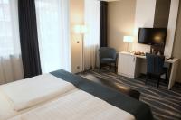 4* Wellness Hôtel Azúr propose des chambres doubles au bord