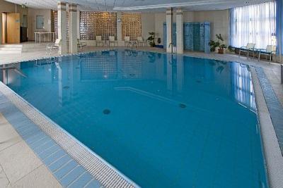 Piscina dell'Hotel Rubin a Budapest, albergo 4 stelle : centro conferenze e centro benessere a Budapest - ✔️ Rubin**** Wellness Hotel Budapest - hotel di conferenze e centro business a Budapest