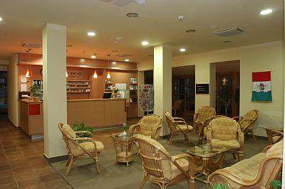 Recepción del Hotel Zichy Park en Bikacs - ofertas de descanso y salud en Hungría - ✔️ Zichy Park Hotel**** Bikács - ofertas especiales de hotel en Bikacs, Hungría