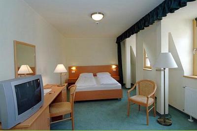 Chambre double à l'Hôtel Zichy Park - package de bien-être à Bikacs en Hongrie - ✔️ Zichy Park Hotel**** Bikács - offre spéciale à Bikacs en Hongrie