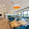 Akademia Hotel Balatonfured restaurante panorámico con delicadeza