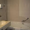 Łazienka w 4 gwiazdkowym Hotelu Spa Thermal Helia w Budapeszcie