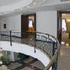 Elegante lobby en el 4* Calimbra Wellness and Conference Hotel