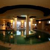 Zwembad binnen van Hotel Kikelet - wellnesshotel in Pecs