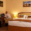 シックスインホテルの客室。綺麗でエレガントなお部屋です。無料インタ－ネットがご利用頂けます。　- Hotel Six Inn Budapest