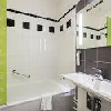 L'hôtel 4 étoiles Ibis Styles Budapest Center - toilette dans la salle de bains de Mercure Budapest
