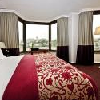 Plaisante chambre double avec vue panoramique sur le Danube et Pont des Chaînes à Sofitel Budapest en centre ville - hôtel de luxe 5 étoiles