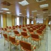 Sala de reuniones de la conferencias en Szilvasvarad en Szalajka Liget