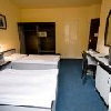 Två sänger i ett rum i Hotell Thomas i huvudstaden av Ungern