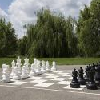 Openair schaakspel in het park van Parkhotel Zichy - actieve ontspanning in Bikacs