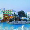 Buitenplezierbad met glijbaan in Naturmed Hotel Carbona in Heviz - prachtig wellness weekend in Hongarije
