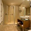 Cuarto de baño en el hotel Marmara - Hotel 4 estrellas - hotel butique en Budapest Cuarto de baño en el hotel Marmara - Hotel 4 estrellas - hotel butique en Budapest