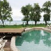 Premium Hotel Panorama Siofok - piscină în aer liber la Balaton în hotel de 4 stele