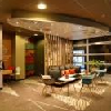 Lobby barra del Hotel Ibis Budapest City , en el centro de la ciudad Lobby barra del Hotel Ibis Budapest City , en el centro de la ciudad