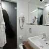 Hotel Mercure Budapest - Cuarto de baño standard en el Hotel Mercure Korona - hotel elegante en el centro de la capital Hotel Mercure Budapest - Cuarto de baño standard en el Hotel Mercure Korona - hotel elegante en el centro de la capital