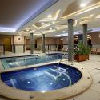 Piscina interior en el Hotel wellness Villa Volgy en Eger Piscina interior en el Hotel wellness Villa Volgy en Eger