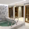 Hotel Azur en el lago Balaton con zona de bienestar y baño Kneipp